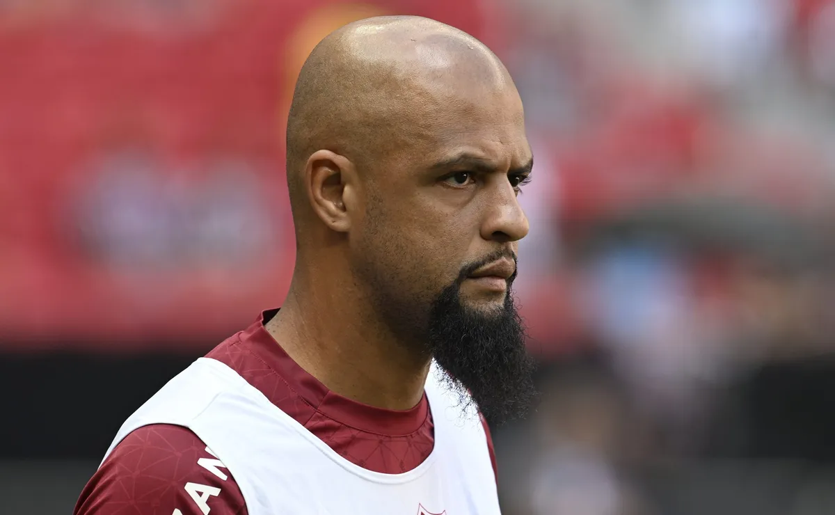 Felipe Melo faz alerta para situação do Fluminense na Libertadores: “Para mim é vexame”