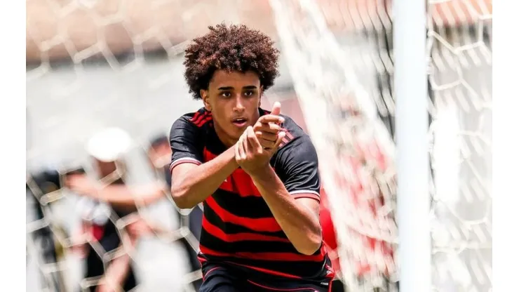 Meia ainda não renovou com o Flamengo - Foto: Divulgação/Flamengo