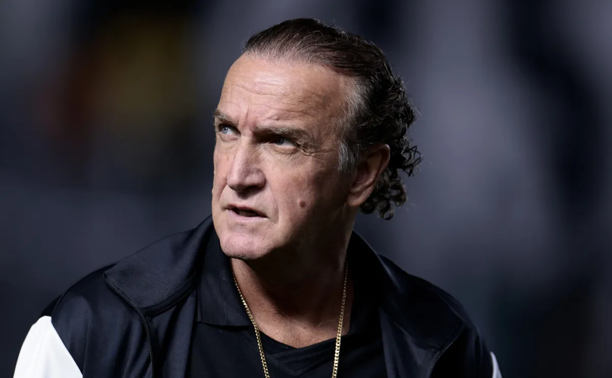 Cuca pode improvisar na lateral esquerda do Santos contra o Fluminense após desfalques