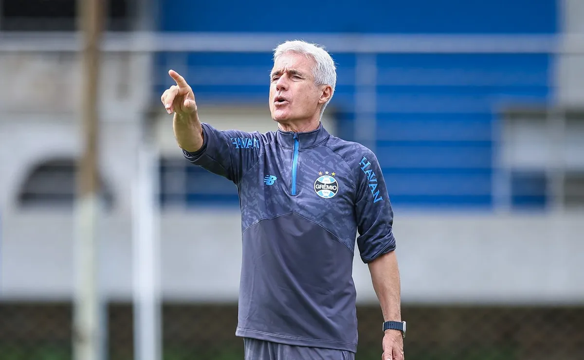 Luís Castro mira evolução do Grêmio como visitante diante do Cruzeiro e aproveitamento é exposto