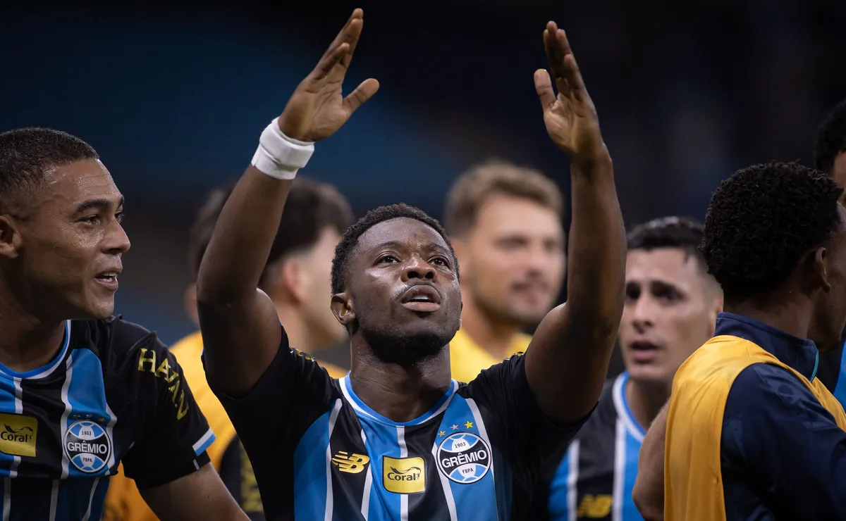 Grêmio não abriu conversas por renovação com Amuzu e nega pedido salarial milionário