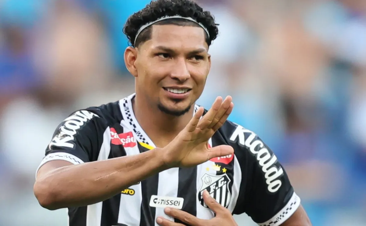 Rony perde gols, comete erros e tem noite negativa em empate do Santos contra o Bahia