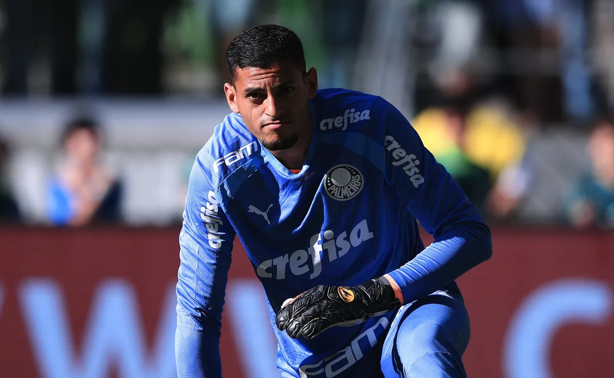 Palmeiras projeta retorno de Kaique, mas goleiro espera novo acerto com clube europeu