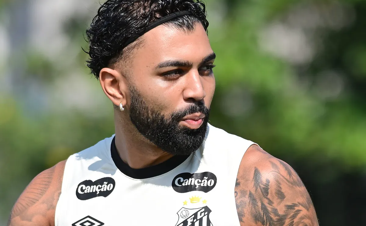Gabigol ironiza imprensa em tom de brincadeira no treino do Santos: “Saudade zero de vocês”