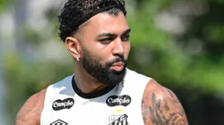 SP - SANTOS - 17/04/2026 - SANTOS, TREINO - Gabigol jogador do Santos durante chegada do time para treino no Centro de Treinamento CT Rei Pele. Foto: Jota Erre/AGIF