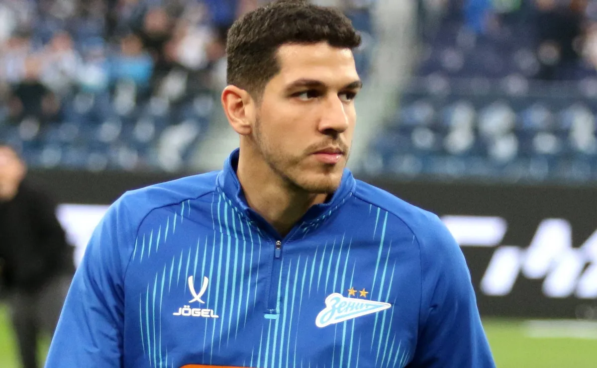 Palmeiras não descarta vender Eduardo Conceição para investir na contratação de Nino, zagueiro do Zenit