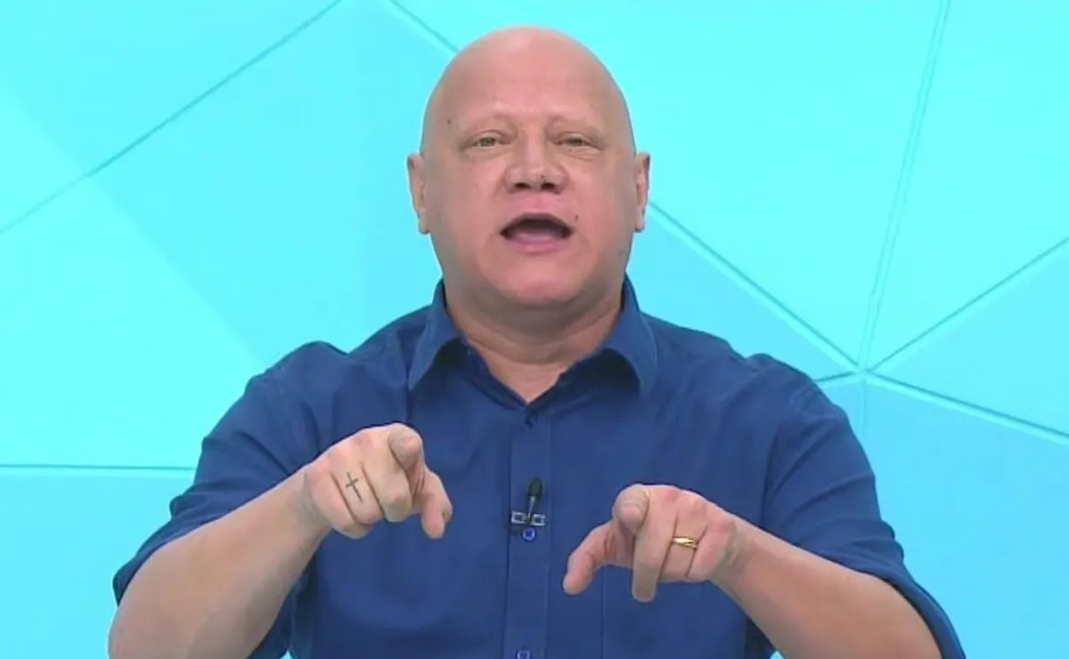 Ronaldo Giovanelli causa polêmica e sai em defesa de Matheus Cunha: “O cara cabeceou sozinho”