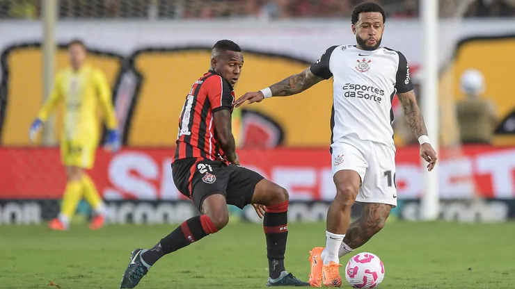 Depay jogador do Corinthians durante partida contra o Vitoria no estadio Barradao pelo campeonato Brasileiro A 2025. Foto: Jhony Pinho/AGIF