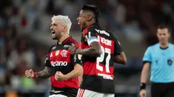 Arrascaeta jogador do Flamengo comemora seu gol com Bruno Henrique jogador da sua equipe durante partida contra o Independiente Medellin no estadio Maracana pelo campeonato Copa Libertadores 2026. Foto: Jorge Rodrigues/AGIF