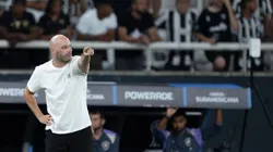 RJ - RIO DE JANEIRO - 09/04/2026 - COPA SUL-AMERICANA 2026, BOTAFOGO X CARACAS - Franclim Carvalho tecnico do Botafogo durante partida contra o Caracas no estadio Engenhao pelo campeonato Copa Sul-Americana 2026. Foto: Jorge Rodrigues/AGIF
