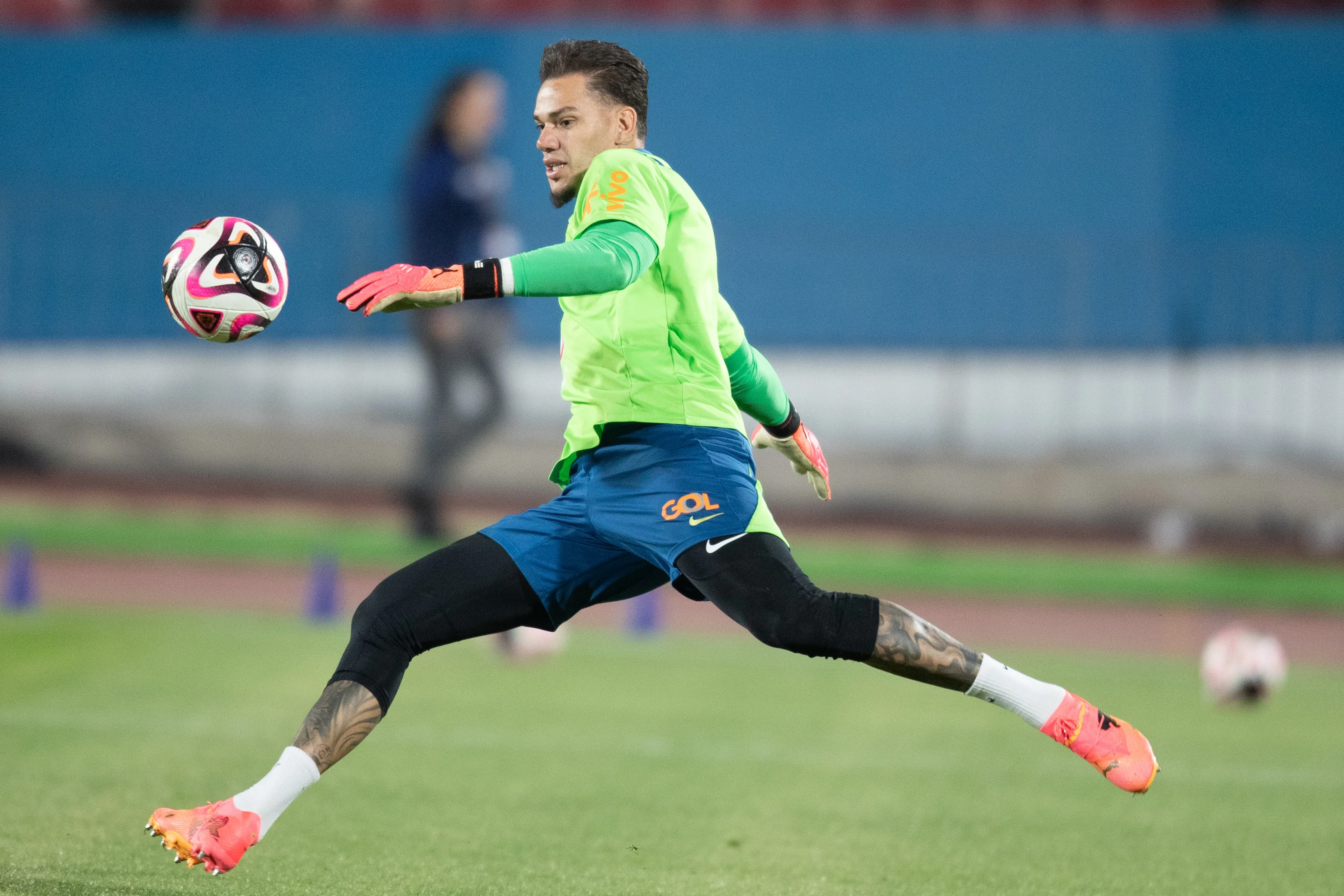 Ederson jogador do Brasil durante partida contra o Chile no estadio Nacional pelo campeonato Eliminatorias Copa Do Mundo 2026. Foto: Gil Gomes/AGIF