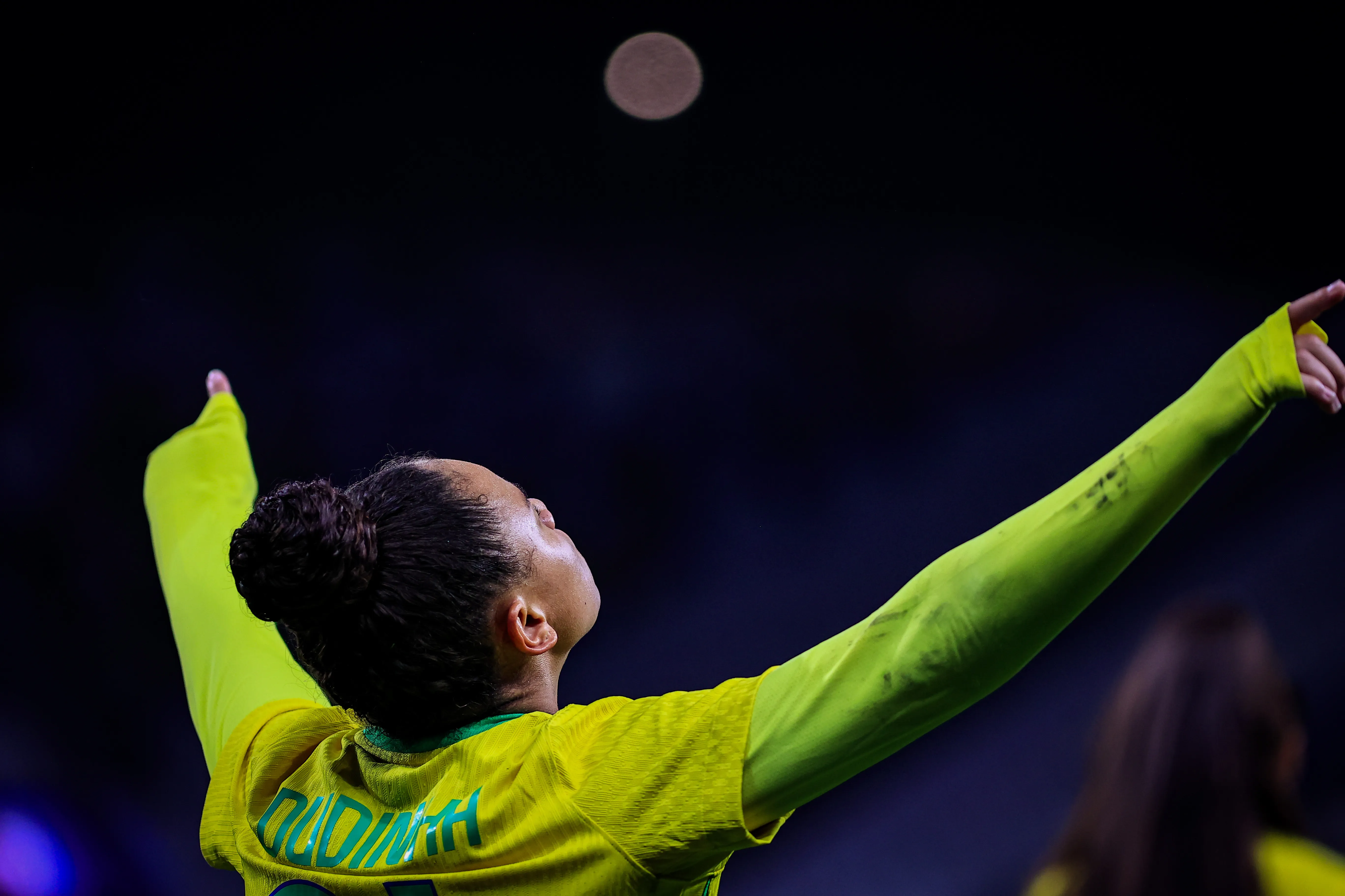 Dudinha durante jogo com a Seleção. Foto: Fabio Giannelli/AGIF