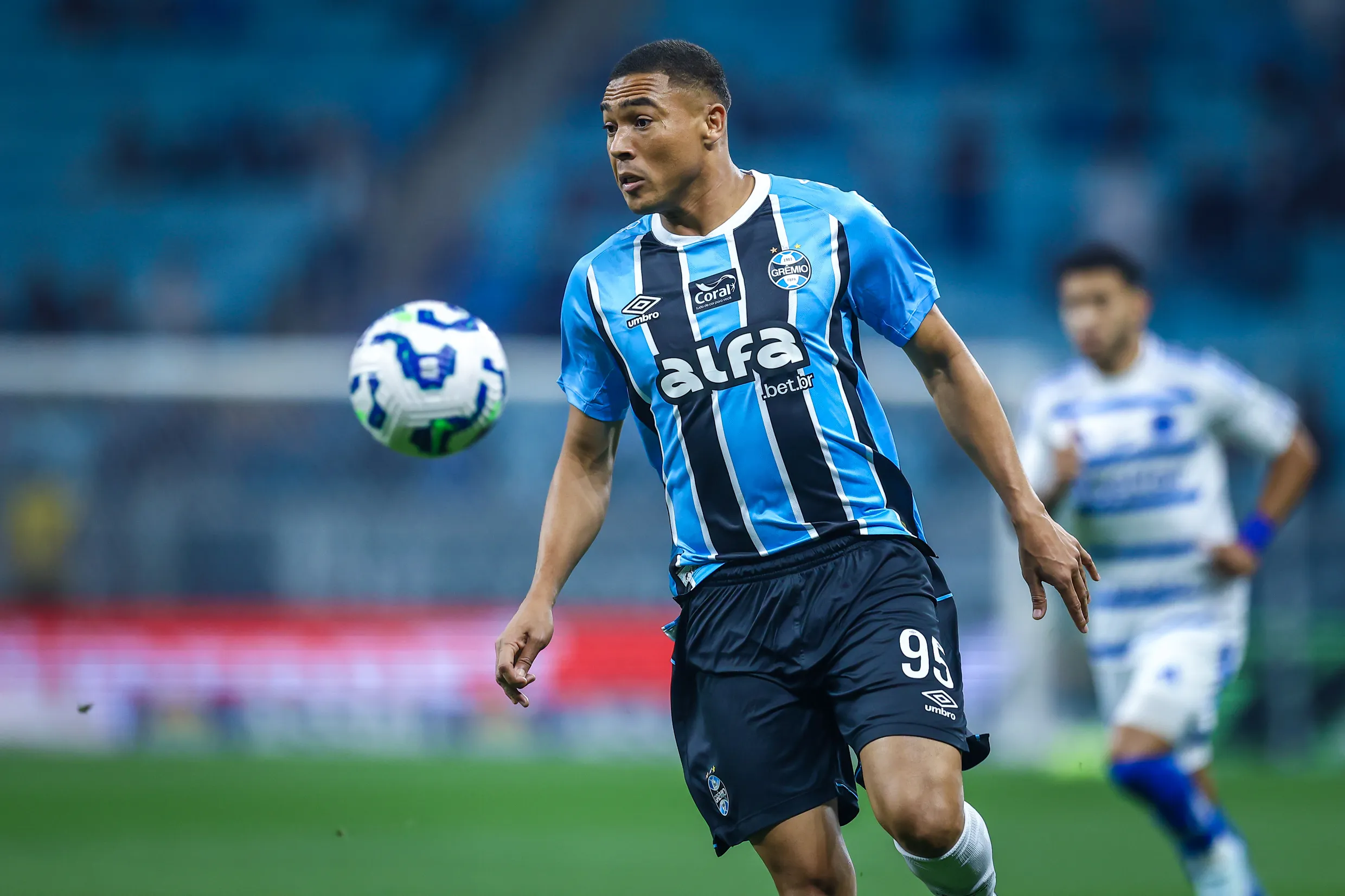 Pelo Brasileirão 2025, o Cruzeiro venceu as duas partidas – Foto: Lucas Uebel/Grêmio FBPA