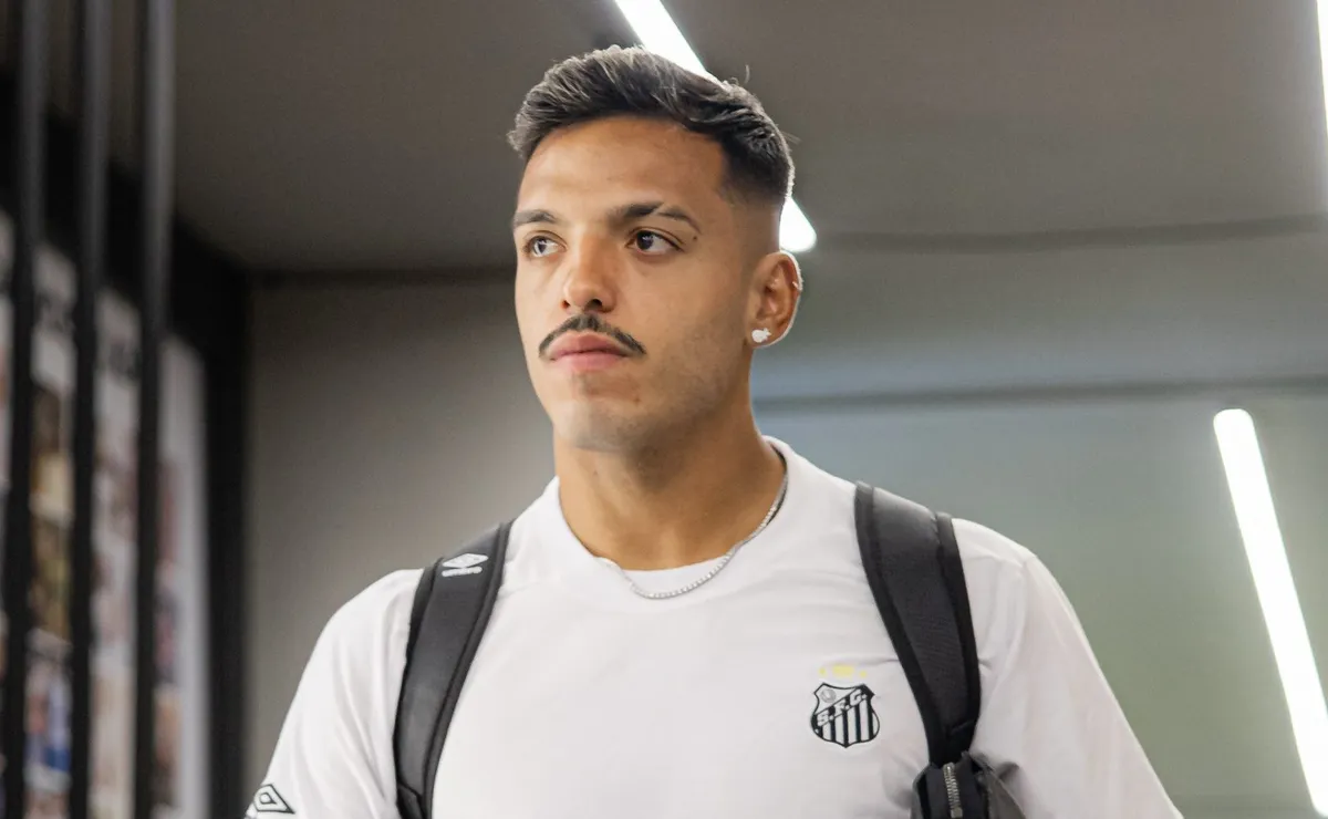Gabriel Menino tem condição física atualizada e retorno ao Santos deve acontecer na Copa do Brasil