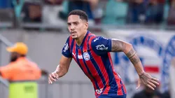 Gilberto em ação pelo Esquadrão de Aço