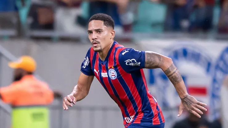 Gilberto em ação pelo Esquadrão de Aço