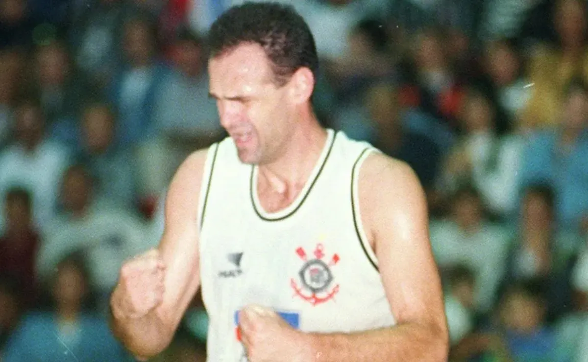 Oscar Schmidt marcou Palmeiras e Corinthians e mudou até sua paixão no futebol