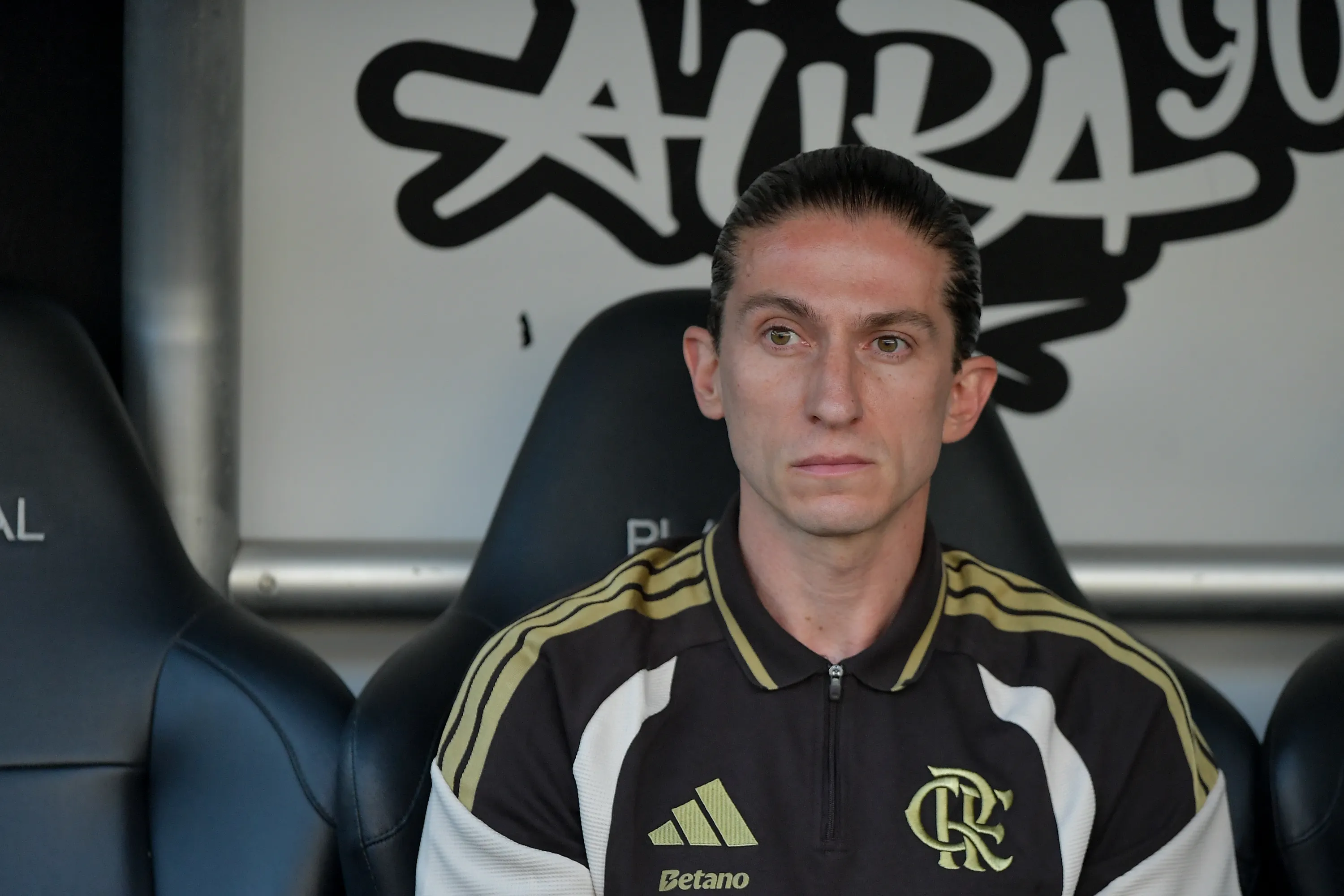 Filipe Luís deixou o clube após uma passagem de destaque. Foto: Thiago Ribeiro/AGIF