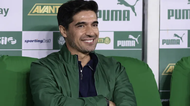 Abel Ferreira no comando técnico do Palmeiras - Foto: Marcello Zambrana/AGIF