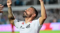 Sem Rony, Moisés ganha força no Santos e pode enfim embalar entre os titulares - Foto Jota ErreAGIF