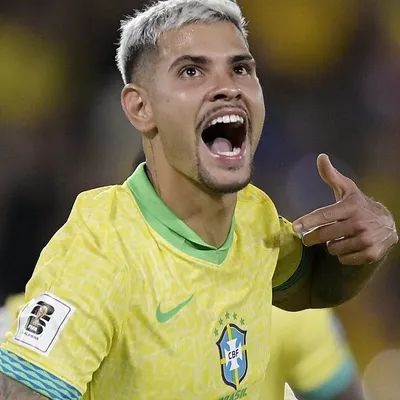 Bruno Guimarães volta e mira Copa
