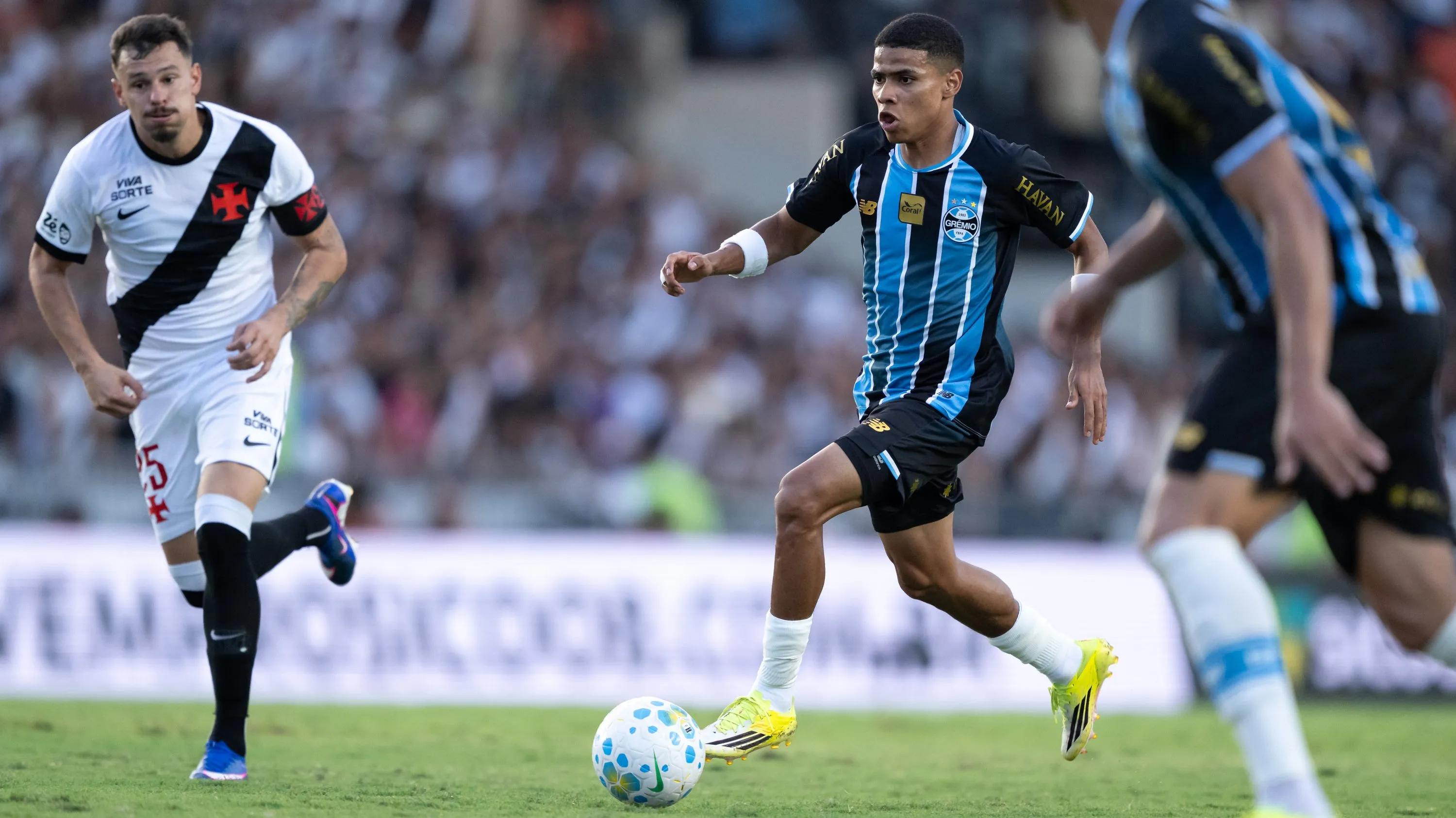 Enamorado jogador do Gremio durante partida contra o Vasco no estadio Sao Januario pelo campeonato Brasileiro A 2026. Foto: Jorge Rodrigues/AGIF