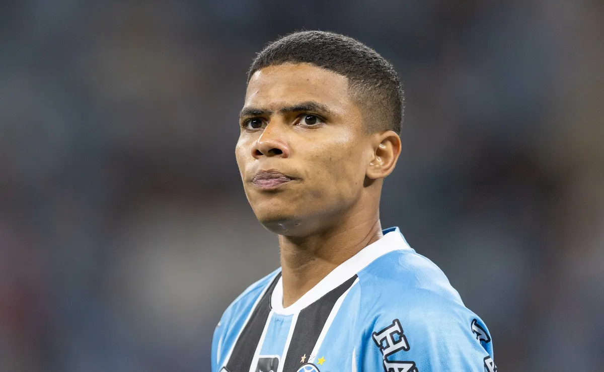 Enamorado pede passagem no Grêmio após destaque e aumenta pressão por titularidade