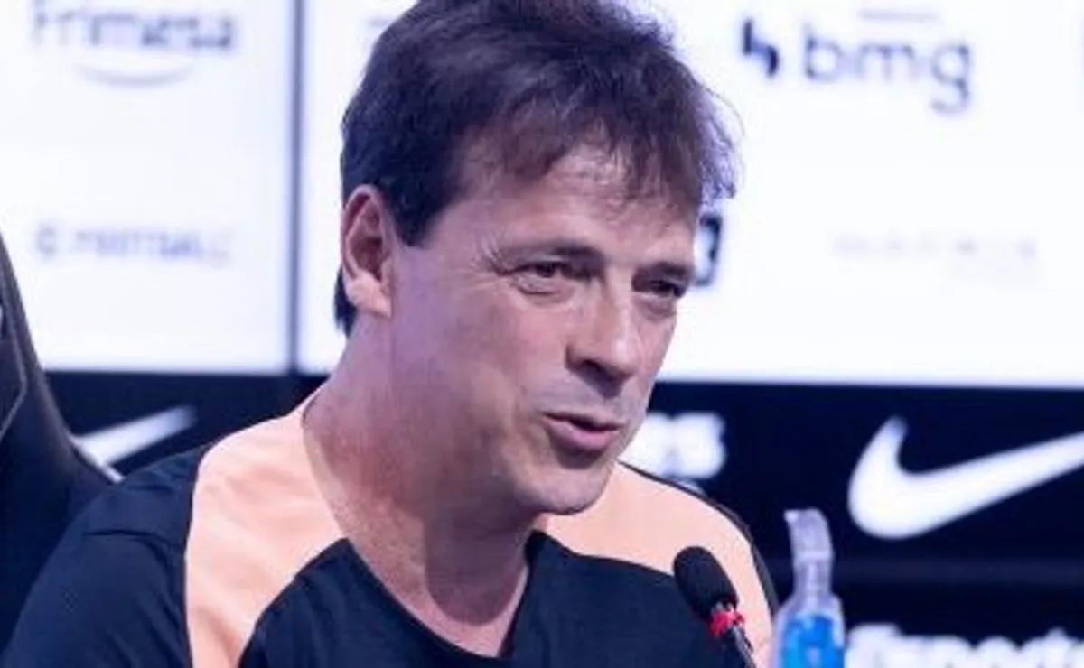 Corinthians tem negociações abertas com atacante da Série A após pedido de Fernando Diniz