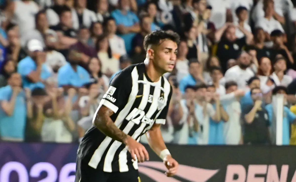 Reinier é ‘enquadrado’ por torcedores do Atletico-MG no CT antes de treino e cobranças são feitas