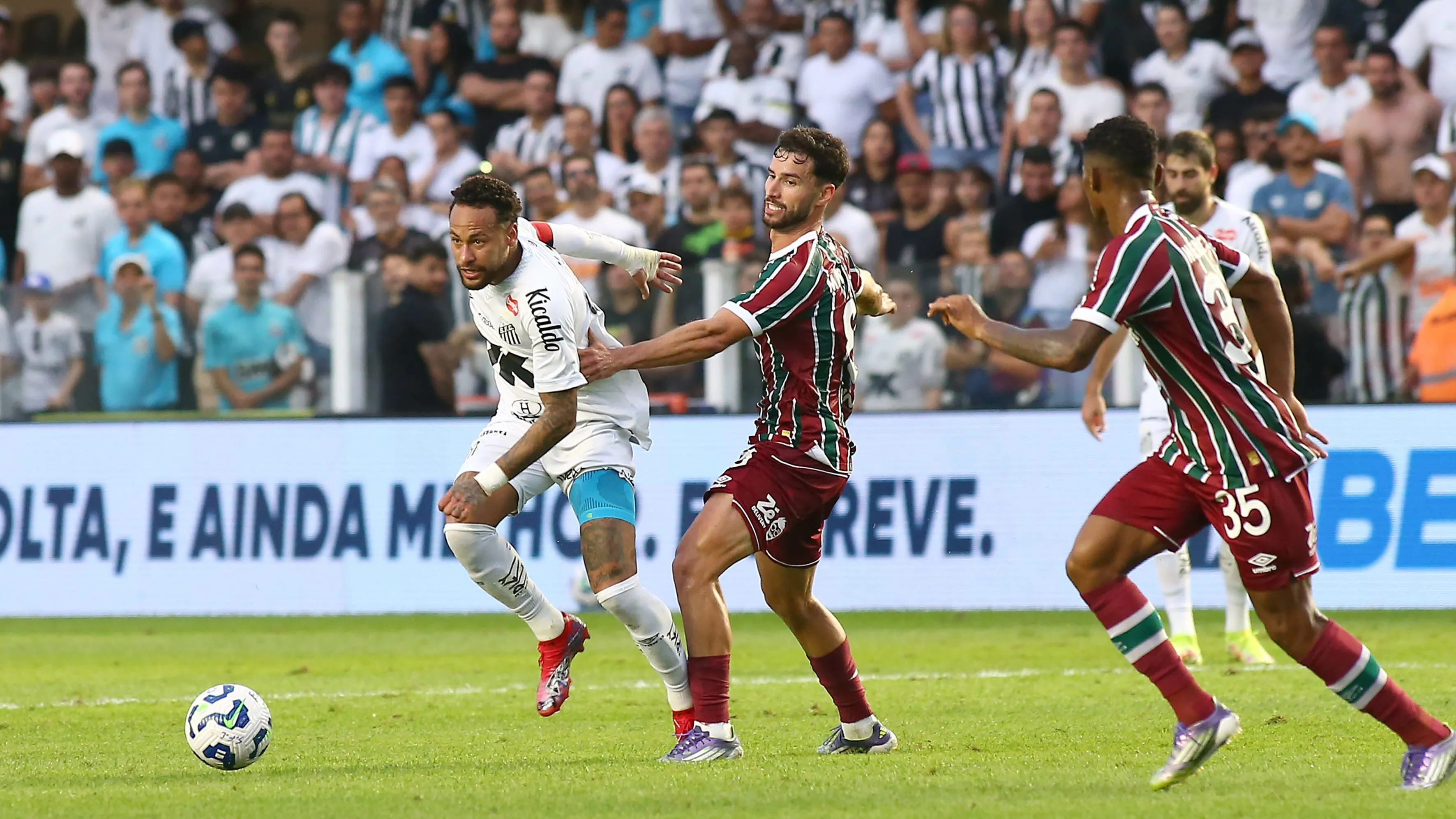 Neymar jogador do Santos durante partida contra o Fluminense no estádio Vila Belmiro. Foto: Mauricio De Souza/AGIF