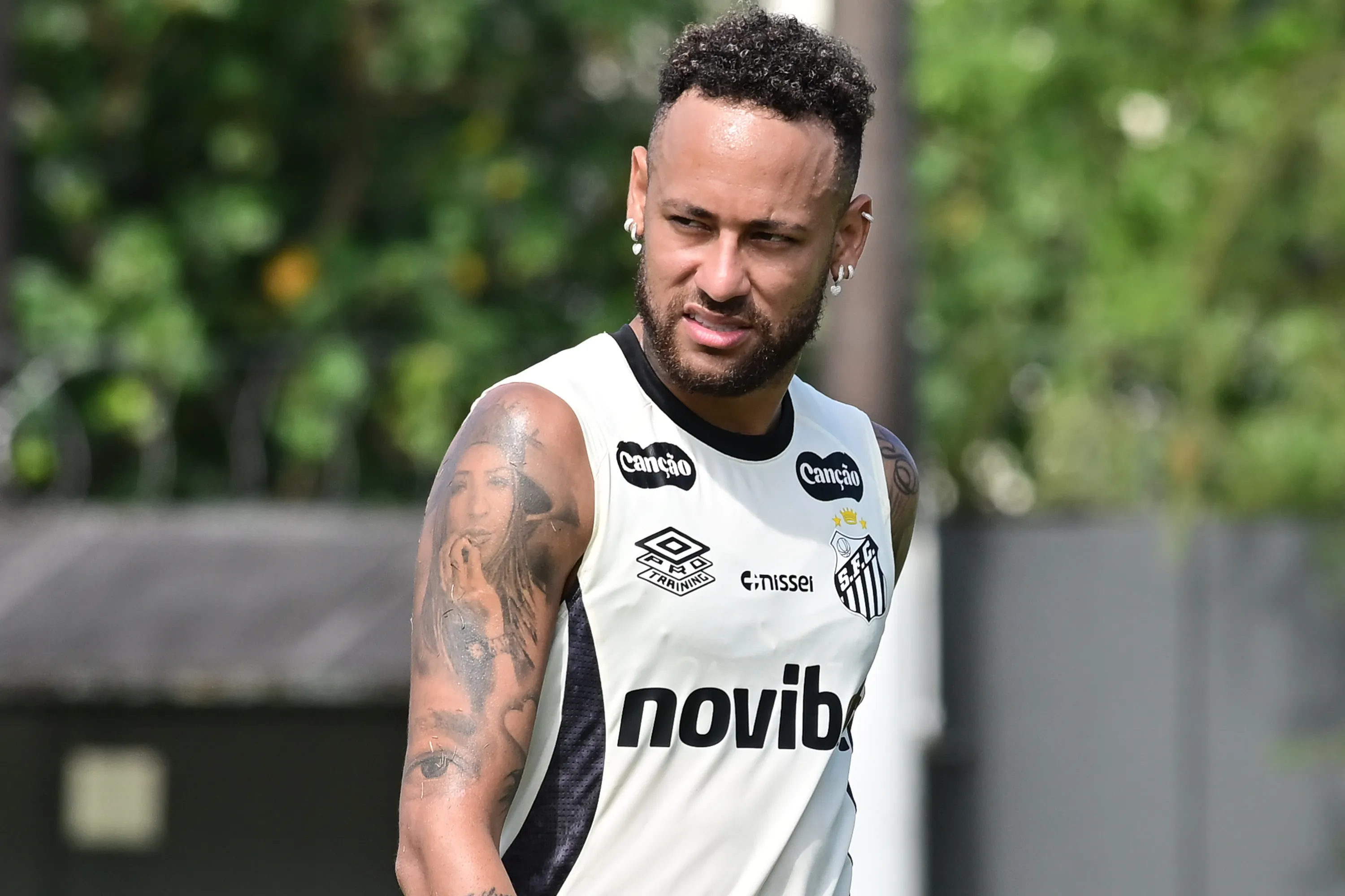 SP – SANTOS – 17/04/2026 – SANTOS, TREINO – Neymar jogador do Santos durante treino no Centro de Treinamento CT Rei Pele. Foto: Jota Erre/AGIF