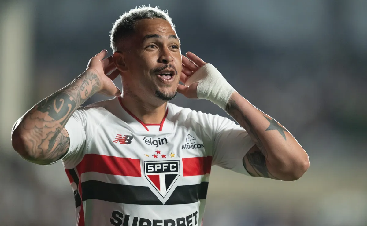 Luciano marca, decide para o São Paulo e entra no top 16 de artilheiros da história