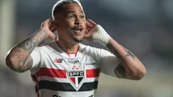 RJ - RIO DE JANEIRO - 18/04/2026 - BRASILEIRO A 2026, VASCO X SAO PAULO - Luciano jogador do Sao Paulo comemora seu gol durante partida contra o Vasco no estadio Sao Januario pelo campeonato Brasileiro A 2026. Foto: Jorge Rodrigues/AGIF