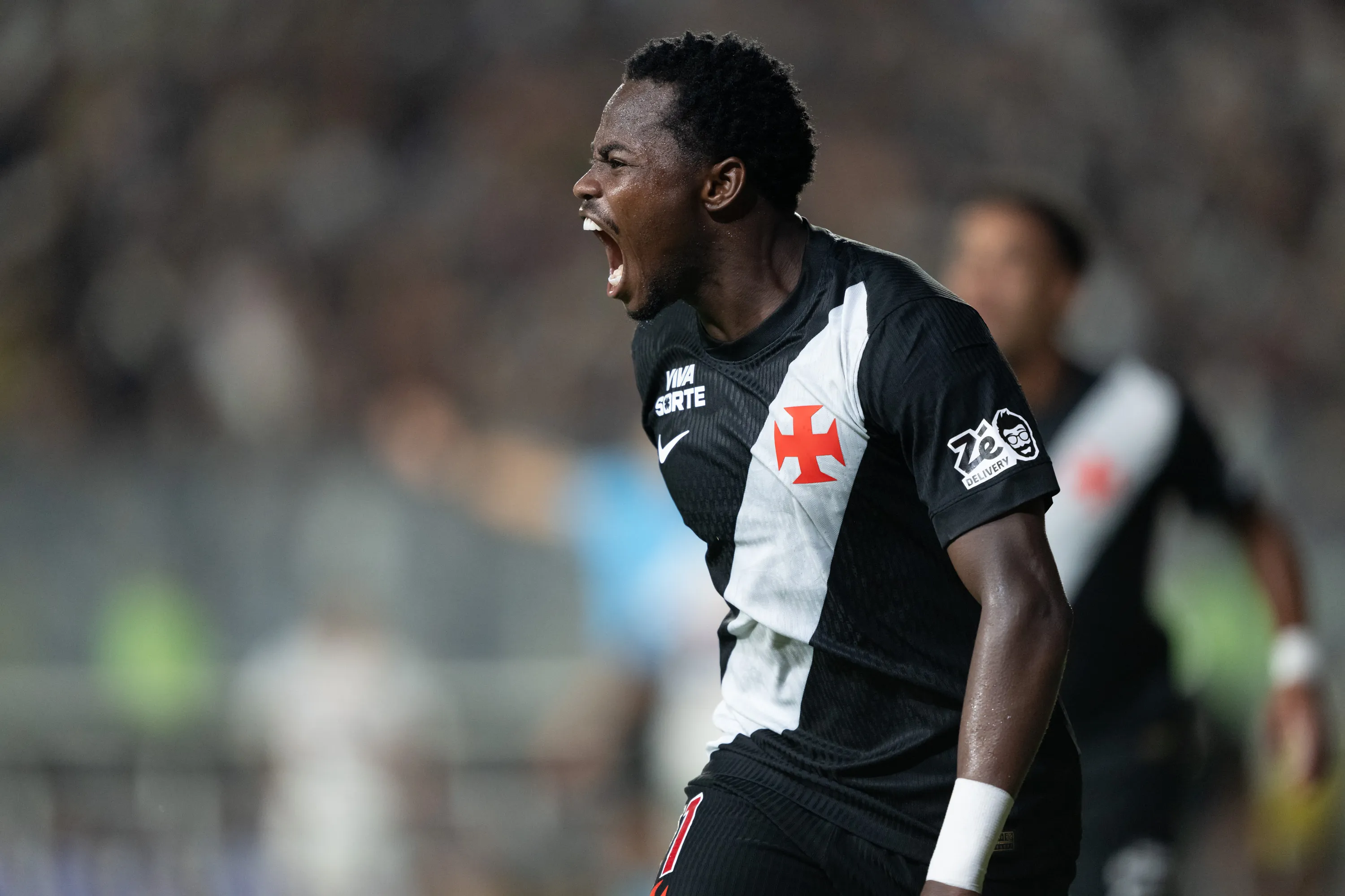 Andres Gomez, jogador do Vasco, comemora seu gol durante partida contra o Sao Paulo no estadio Sao Januario pelo campeonato Brasileiro A 2026. Foto: Jorge Rodrigues/AGIF