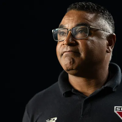 São Paulo perde de virada e pressão sobre Roger aumenta