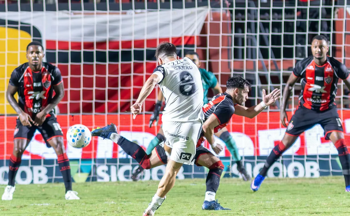 Vitória e Corinthians fazem jogo apático, não finalizam e atuação liga alerta nas duas equipes