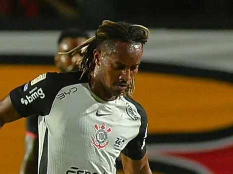 Carrillo é criticado após desempenho em Vitória x Corinthians