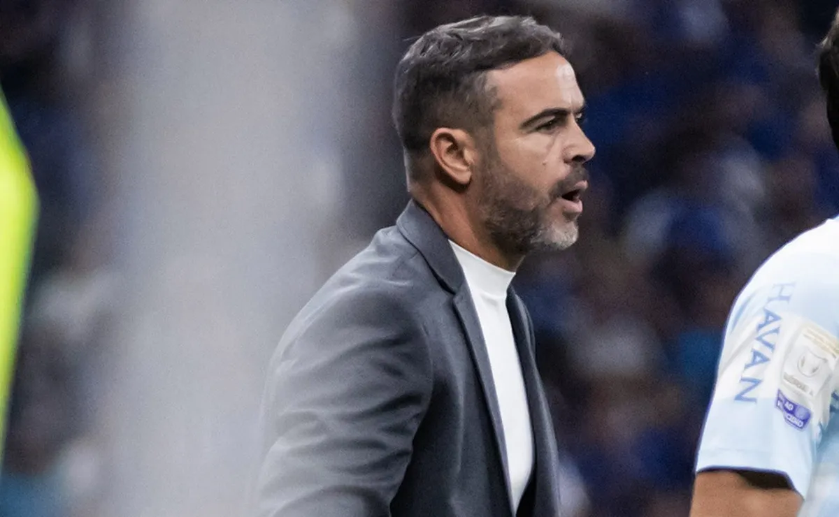 Cruzeiro responde após intervalo, Artur Jorge mexe bem e equipe garante vitória sobre o Grêmio