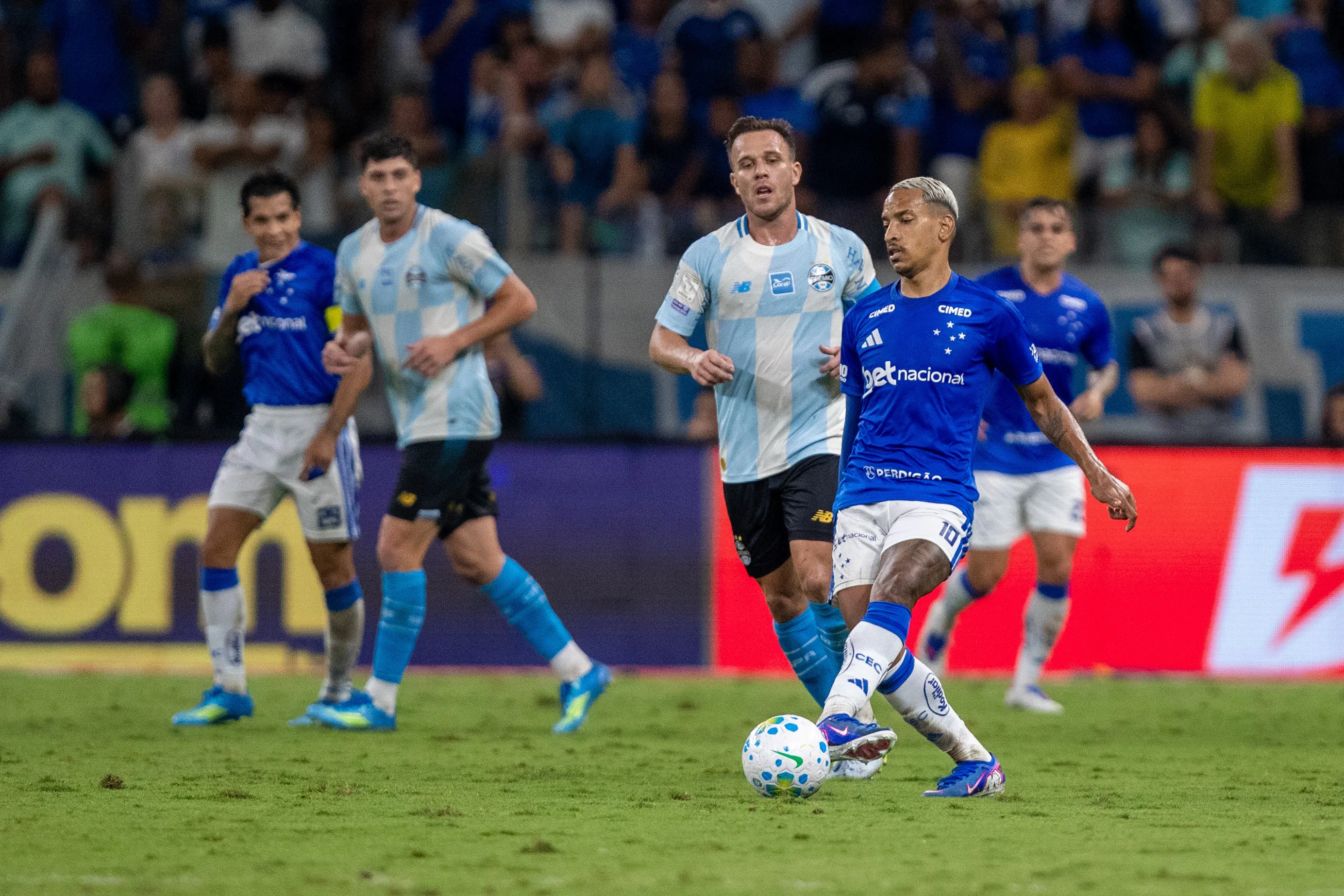 MG – BELO HORIZONTE – 18/04/2026 – BRASILEIRO A 2026, CRUZEIRO X GREMIO – Matheus Pereira jogador do Cruzeiro durante partida contra o Gremio no estadio Mineirao pelo campeonato Brasileiro A 2026. Foto: Fernando Moreno/AGIF
