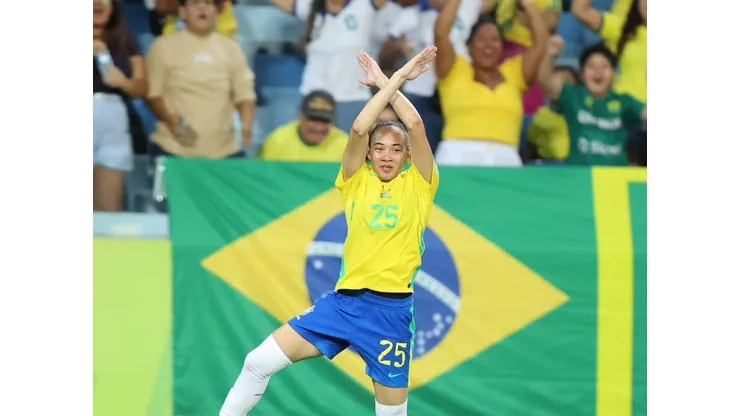 Aline Gomes marca o gol do título. Foto: Lívia Villas Boas/CBF