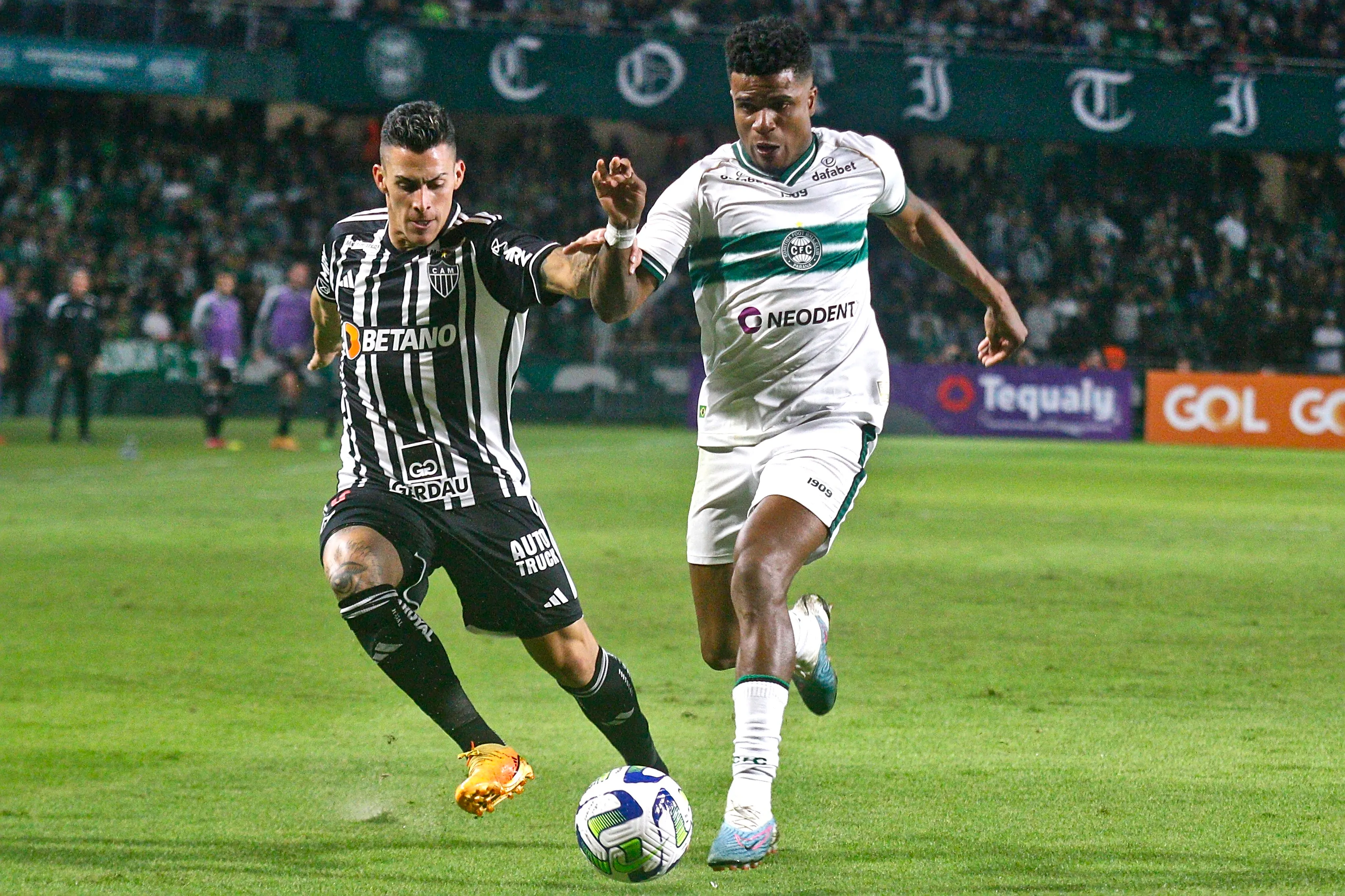 Último duelo entre as equipes no Couto Pereira foi em 2023. Foto: Gabriel Machado/AGIF