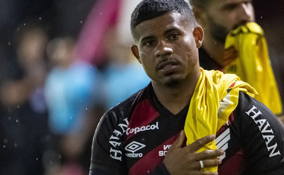 Gilberto perde reencontro com o Palmeiras após Athletico tomar decisão contratual