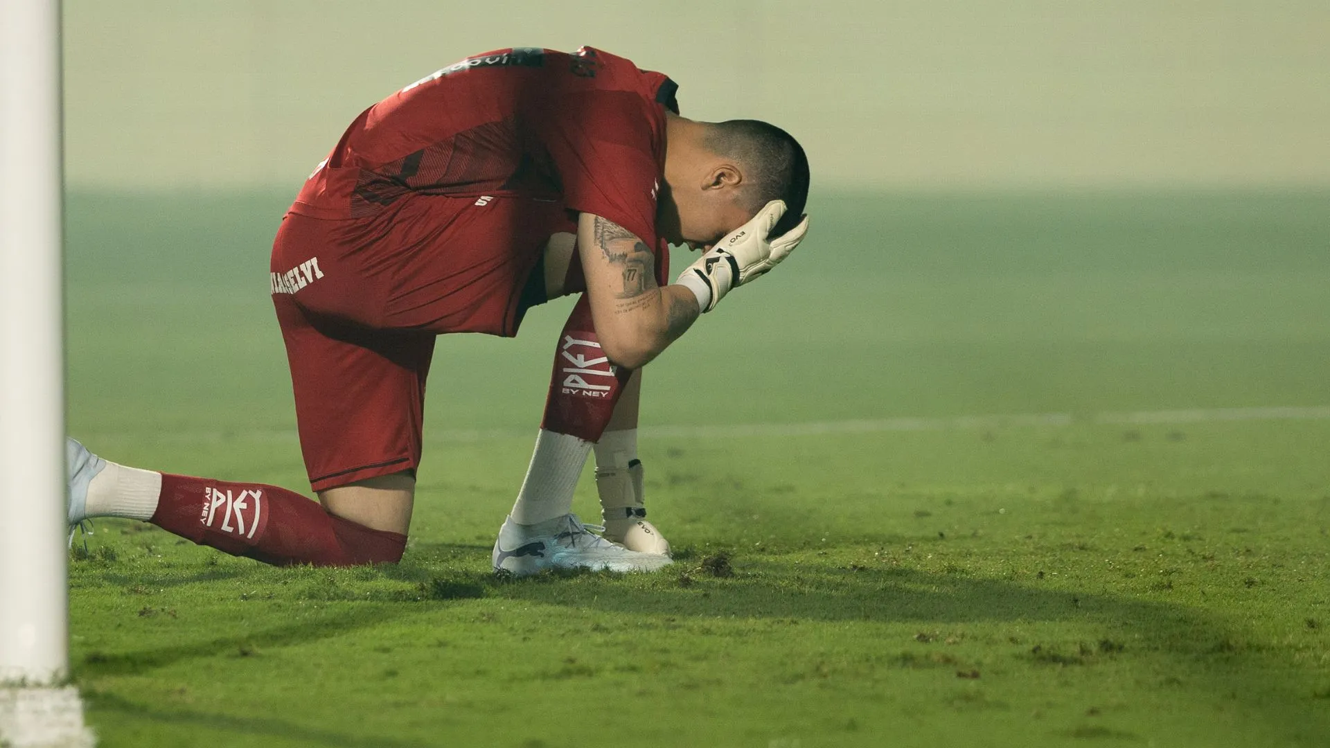 Gabriel Brazão revela drama familiar e explica como pai ajuda em fase de pressão no Santos - Foto Joisel AmaralAGIF