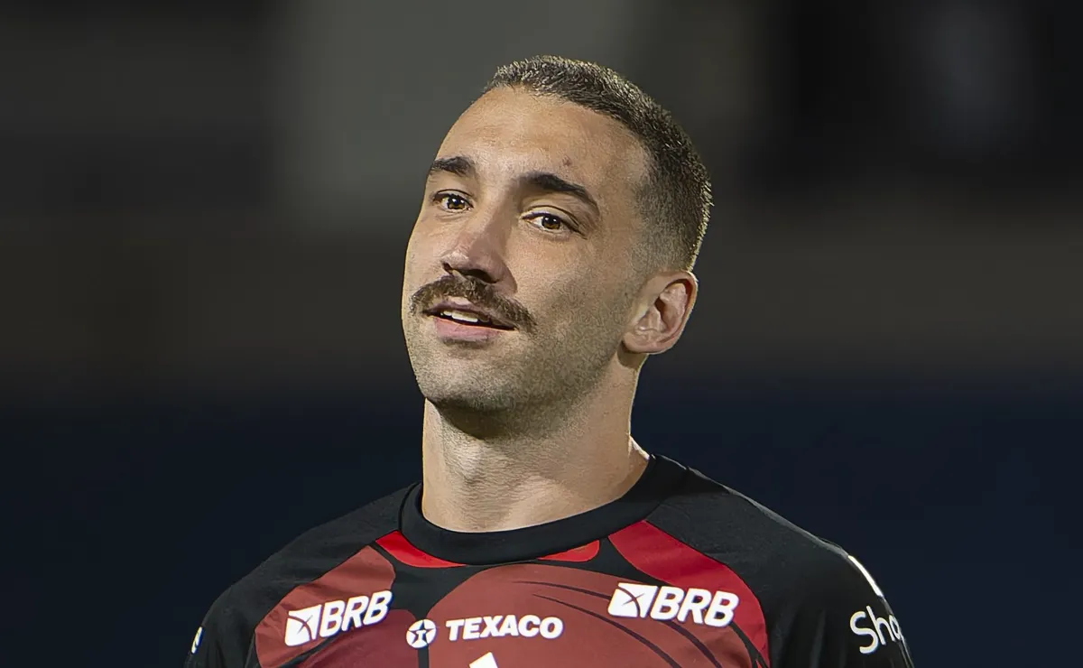 Léo Ortiz revela dificuldade para o Flamengo perseguir o Palmeiras e projeta duelo com o Bahia