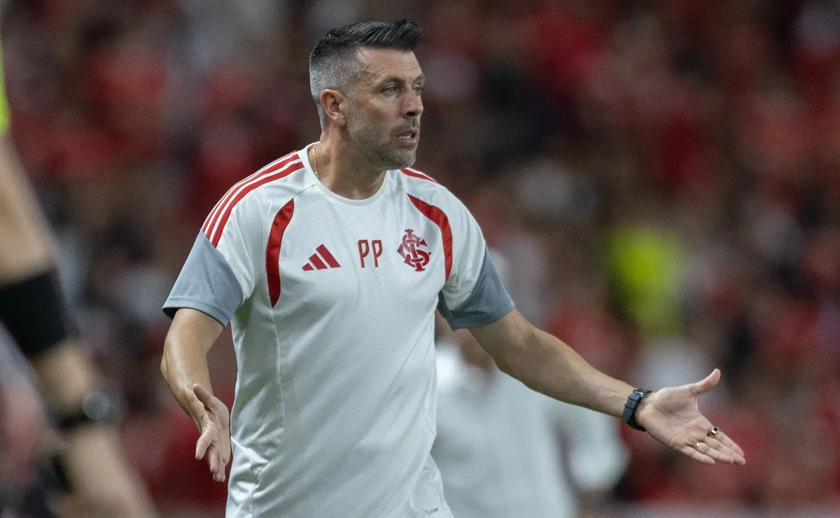 Pezzolano faz mudanças, mas Internacional sofre com desfalques e perde para o Mirassol pelo Brasileirão