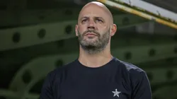 Franclim Carvalho, técnico do Botafogo durante partida contra o Chapecoense no estádio Arena Condá pelo campeonato Brasileiro A 2026. Foto: Liamara Polli/AGIF