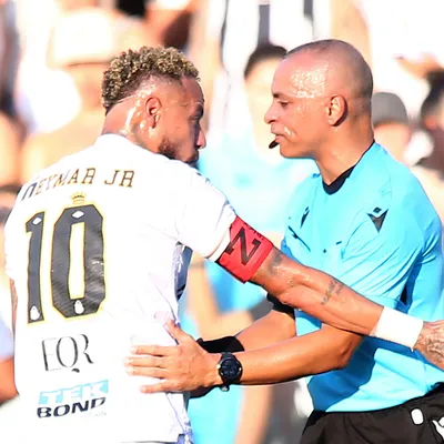 Gol de Gabigol em Santos x Fluminense deveria ser anulado