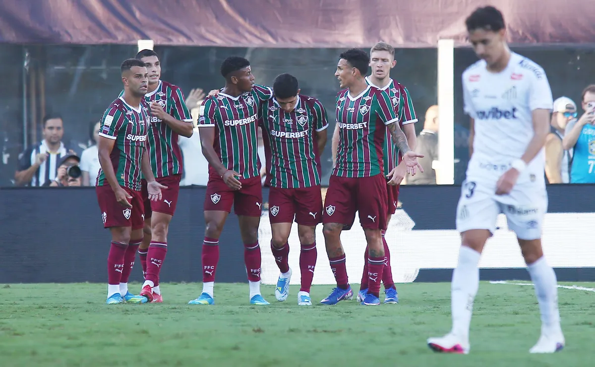 Santos perde de virada em casa para o Fluminense e se aproxima da zona de rebaixamento
