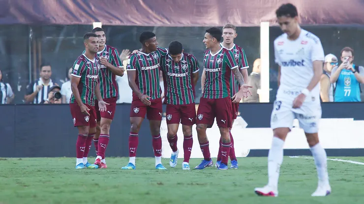SP - SANTOS - 19/04/2026 - BRASILEIRO A 2026, SANTOS X FLUMINENSE - Savarino jogador do Fluminense comemora seu gol durante partida contra o Santos no estadio Vila Belmiro pelo campeonato Brasileiro A 2026. Foto: Mauricio De Souza/AGIF