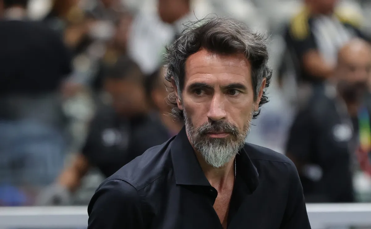 Ideias de Eduardo Domínguez não arrumam problemas na derrota do Atlético-MG para o Coritiba